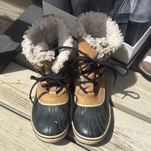 Sorel Black and Tan Winter Snow Boots